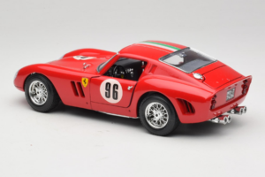 Ferrari 250 GTO #96 Punainen 1962 Bburago 1:18 3011-N1 Metalli — kuva 7 / 8
