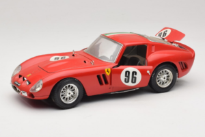 Ferrari 250 GTO #96 Punainen Italian Lippu 1962 Bburago 1:18 3011-P2 Metalli — kuva 2 / 8