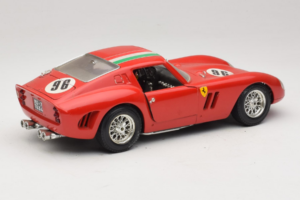 Ferrari 250 GTO #96 Punainen Italian Lippu 1962 Bburago 1:18 3011-P2 Metalli — kuva 3 / 8