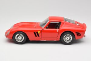 Ferrari 250 GTO Punainen Bburago 1:18 3011 Metalli — kuva 4 / 8
