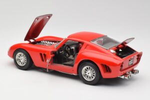 Ferrari 250 GTO Punainen Bburago 1:18 3011 Metalli — kuva 5 / 8