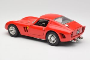 Ferrari 250 GTO Punainen Bburago 1:18 3011 Metalli — kuva 7 / 8