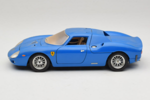 Ferrari 250 LM Sininen Bburago 1:18 3033-B1 Metalli — kuva 4 / 8