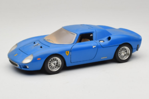 Ferrari 250 LM Sininen Bburago 1:18 3033-B1 Metalli