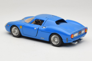 Ferrari 250 LM Sininen Bburago 1:18 3033-B1 Metalli — kuva 7 / 8