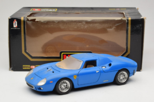 Ferrari 250 LM Sininen Bburago 1:18 3033-B1 Metalli — kuva 8 / 8
