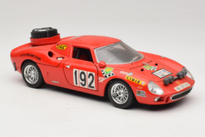 Ferrari 250 LM #192 Punainen 1965 Bburago 1:18 3033-P1 Metalli — kuva 6 / 8