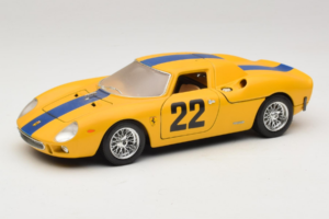 Ferrari 250 LM #22 Keltainen 1965 Bburago 1:18 3333-Y1 Metalli