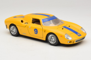 Ferrari 250 LM #9 Keltainen 1965 Bburago 1:18 3033-Y1 Metalli — kuva 6 / 8