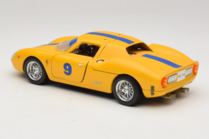 Ferrari 250 LM #9 Keltainen 1965 Bburago 1:18 3033-Y1 Metalli — kuva 7 / 8