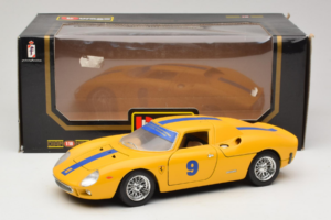 Ferrari 250 LM #9 Keltainen 1965 Bburago 1:18 3033-Y1 Metalli — kuva 8 / 8