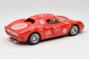 Ferrari 250 LM Punainen Valkoinen Essen Autographs Rajoitettu Painos Bburago 1:18 3033-P4 Metalli — kuva 3 / 8