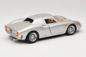 Ferrari 250 LM Hopea Bburago 1:18 3033-S1 Metalli — kuva 3 / 8
