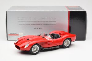 Ferrari 250 Testa Rossa Pontoon Fender Punainen CMC 1:18 M-071 Metalli — kuva 6 / 6
