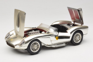 Ferrari 250 Testa Rossa Chrome Hopea Bburago 1:18 3007-C1 Metalli — kuva 2 / 8