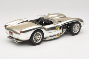 Ferrari 250 Testa Rossa Chrome Hopea Bburago 1:18 3007-C1 Metalli — kuva 3 / 8