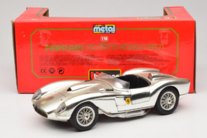Ferrari 250 Testa Rossa Chrome Hopea Bburago 1:18 3007-C1 Metalli — kuva 8 / 8