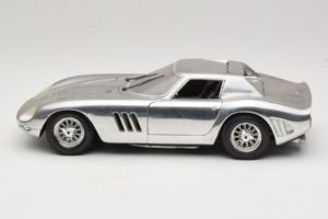 Ferrari 275 GTB Chrome Hopea Guiloy 1:18 B004 Metalli — kuva 4 / 8