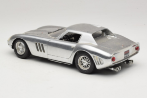 Ferrari 275 GTB Chrome Hopea Guiloy 1:18 B004 Metalli — kuva 7 / 8