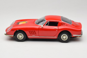 Ferrari 275 GTB/4 Punainen Palmulla Konepellillä ERTL 1:18 7483-P1 Metalli — kuva 4 / 8