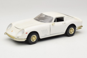 Ferrari 275 GTB/4 Valkoinen ERTL 1:18 7493 Metalli