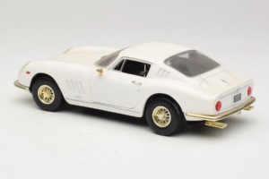 Ferrari 275 GTB/4 Valkoinen ERTL 1:18 7493 Metalli — kuva 7 / 8