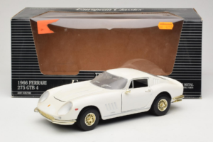 Ferrari 275 GTB/4 Valkoinen ERTL 1:18 7493 Metalli — kuva 8 / 8