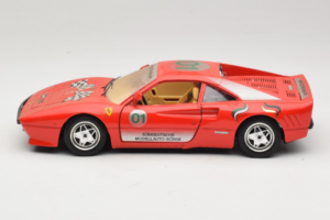 Ferrari 288 GTO #1 Punainen 1984 Bburago 1:18 3027-P3 Metalli — kuva 4 / 8