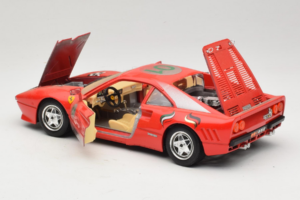 Ferrari 288 GTO #1 Punainen 1984 Bburago 1:18 3027-P3 Metalli — kuva 5 / 8