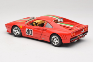 Ferrari 288 GTO #40 Punainen Italian Lippu 1984 Bburago 1:18 3027-P1 Metalli — kuva 7 / 8