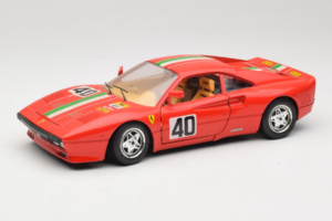 Ferrari 288 GTO #40 Punainen Italian Lippu 1984 Bburago 1:18 3027-P1 Metalli