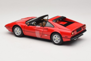 Ferrari 308 GTS Punainen Star Collection Magnum P.I. Hot Wheels 1:18 P9908 Metalli — kuva 5 / 6