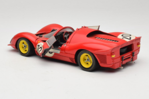 Ferrari 330 P4 #20 Punainen 1967 Revell 1:18 48822-P1 Metalli — kuva 5 / 8