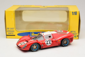 Ferrari 330 P4 #22 Scuderia Filipinetti Poor Condition 1967 Revell 1:18 48825-P1 Metalli — kuva 8 / 8