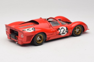 Ferrari 330 P4 #224 Punainen 1967 Revell 1:18 48825-P2 Metalli — kuva 3 / 7