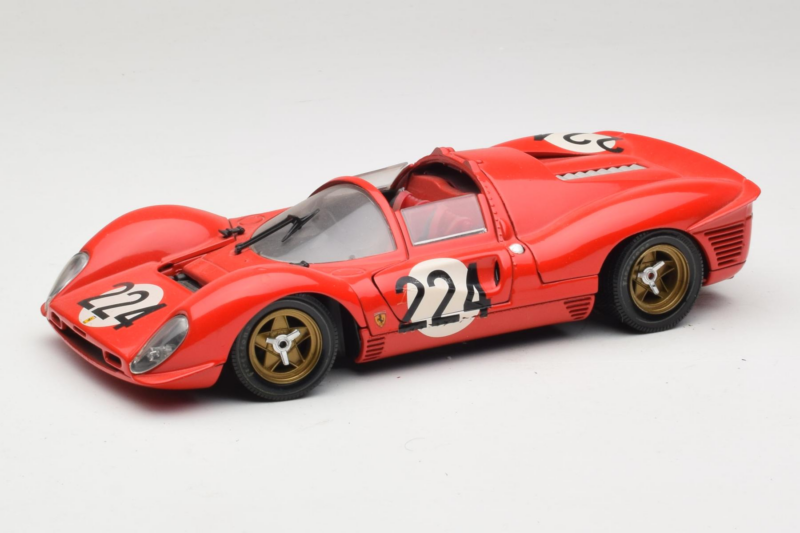 Ferrari 330 P4 #224 Punainen 1967 Revell 1:18 48825-P2 Metalli