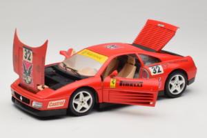Ferrari 348 TB #32 Pirelli Punainen 1989 Bburago 1:18 3039-P1 Metalli — kuva 2 / 8
