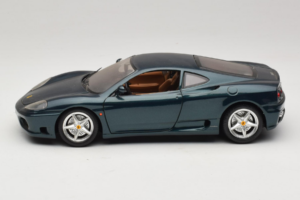 Ferrari 360 Modena Tummanvihreä Metallic Bburago 1:18 3358-G2 Metalli — kuva 3 / 7