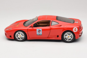 Ferrari 360 Modena Bevro International #4 Rajoitettu Painos 111 kpl Punainen Bburago 1:18 3358-P1 Metalli — kuva 4 / 8