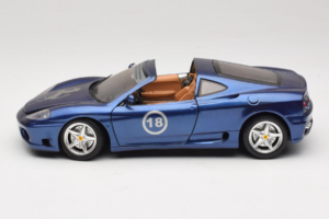 Ferrari 360 Modena Targa Rajoitettu Painos 333 kpl Violetti Metallic Bburago 1:18 3348-F1 Metalli — kuva 4 / 8