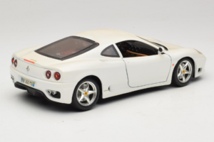 Ferrari 360 Modena Valkoinen Bburago 1:18 3368-W1 Metalli — kuva 3 / 8
