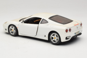 Ferrari 360 Modena Valkoinen Bburago 1:18 3368-W1 Metalli — kuva 7 / 8