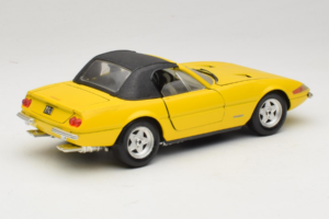 Ferrari 365 GTS/4 Daytona Avoauto Keltainen Techno Giodi 1:18 740028 Metalli — kuva 3 / 8