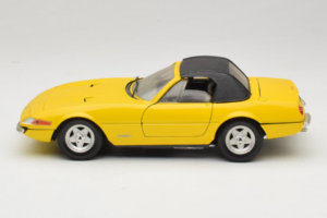 Ferrari 365 GTS/4 Daytona Avoauto Keltainen Techno Giodi 1:18 740028 Metalli — kuva 4 / 8