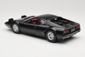 Ferrari 365 GT4/BB Musta Kyosho 1:18 08173K Metalli — kuva 7 / 8