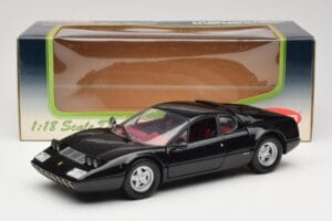 Ferrari 365 GT4/BB Musta Kyosho 1:18 08173K Metalli — kuva 8 / 8