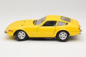 Ferrari 365 GTB/4 Daytona Keltainen Techno Giodi 1:18 40011-Y1 Metalli — kuva 3 / 7