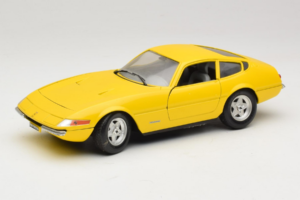 Ferrari 365 GTB/4 Daytona Keltainen Techno Giodi 1:18 40011-Y1 Metalli