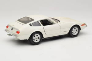 Ferrari 365 GTB/4 Daytona Berlina Valkoinen Techno Giodi 1:18 74007 Metalli — kuva 3 / 8