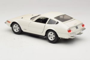 Ferrari 365 GTB/4 Daytona Berlina Valkoinen Techno Giodi 1:18 74007 Metalli — kuva 7 / 8